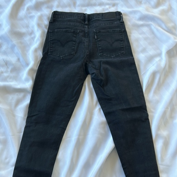 Levi’s high rise super skinny black jeans - Picture 3 of 5